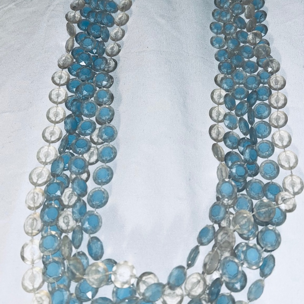 Clean and light blue beaded necklace  jewelry fashion accessories